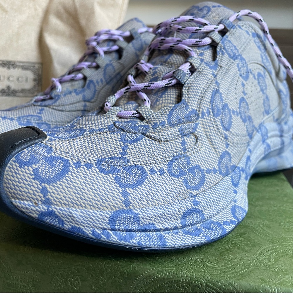 Ultralight Plume Calfskin Monogram Printed Womens Gucci Run Sneakers Beige Blue